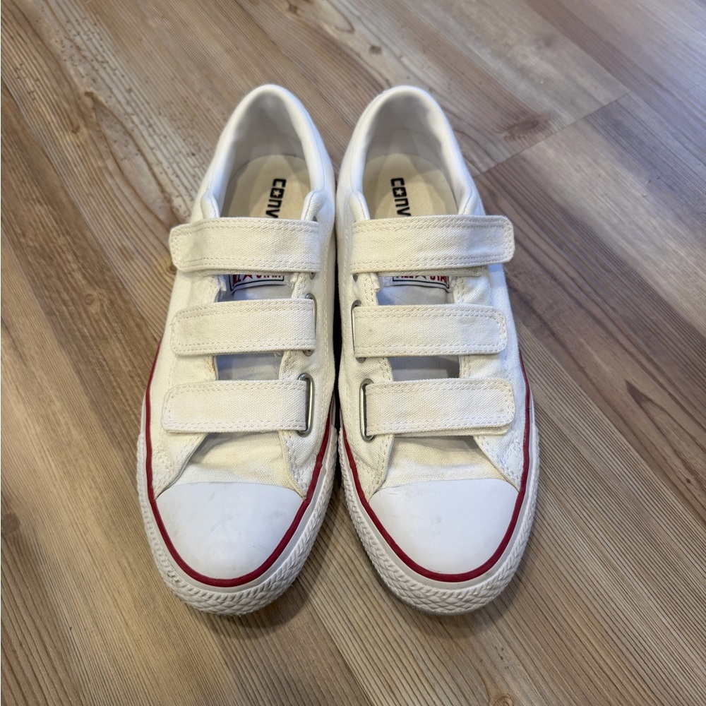 *ACCT CLOSING MAKE OFFER* Classic White Velcro Converse-9W
